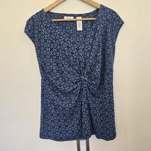 Liz & Co. Blue Patterned Women's Twist Front Short Sleeve Top